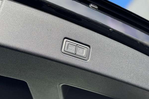 2024 Audi Q4 e-tron 55 F4