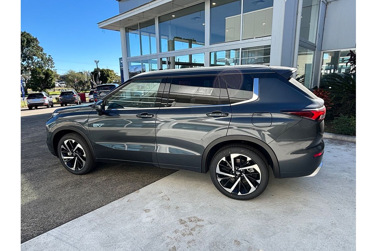 2025 Mitsubishi Outlander PHEV Exceed ZM
