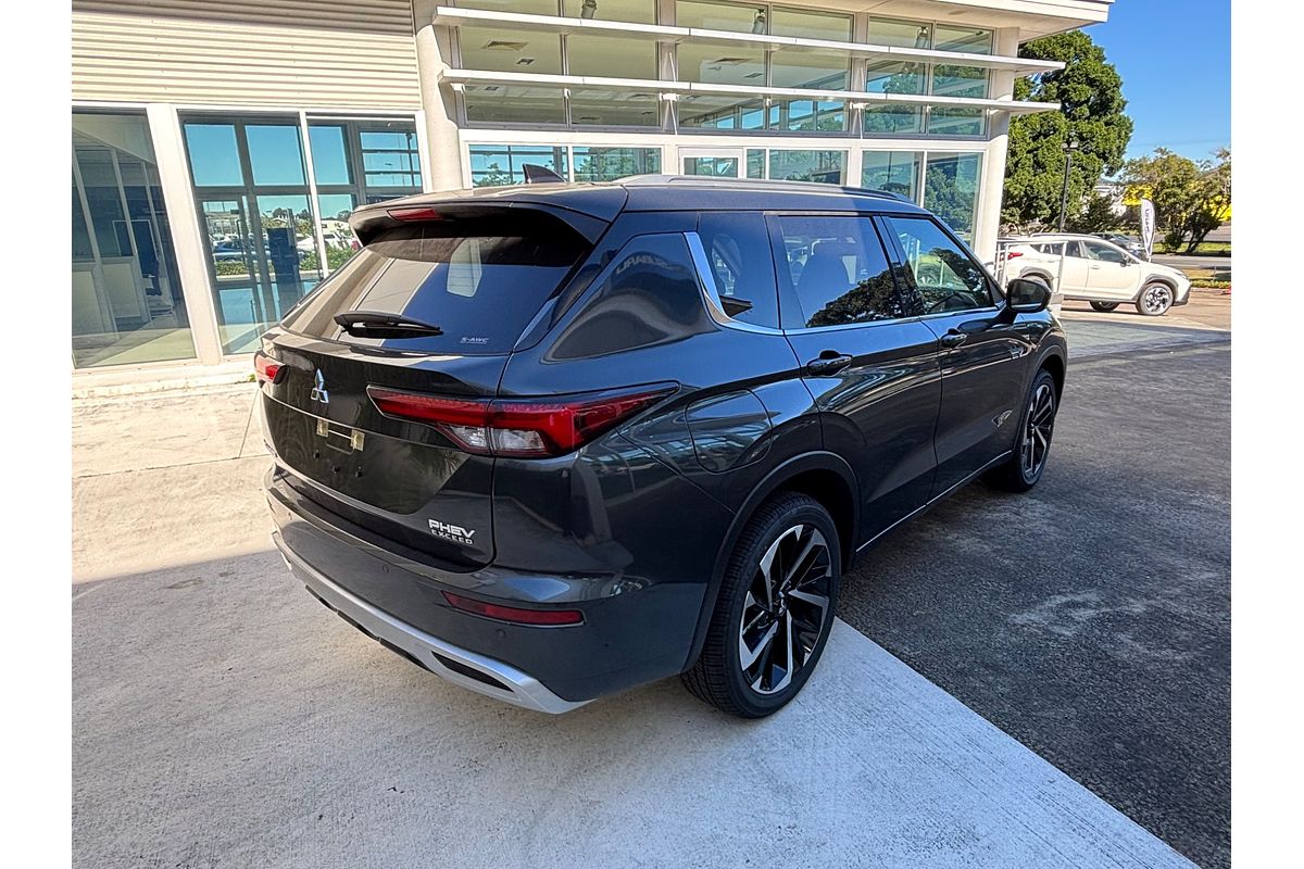 2025 Mitsubishi Outlander PHEV Exceed ZM