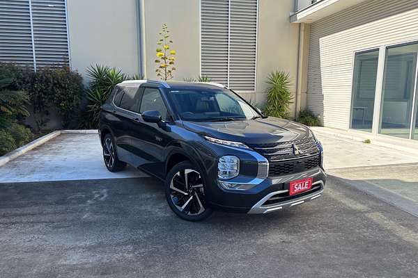 2025 Mitsubishi Outlander PHEV Exceed ZM