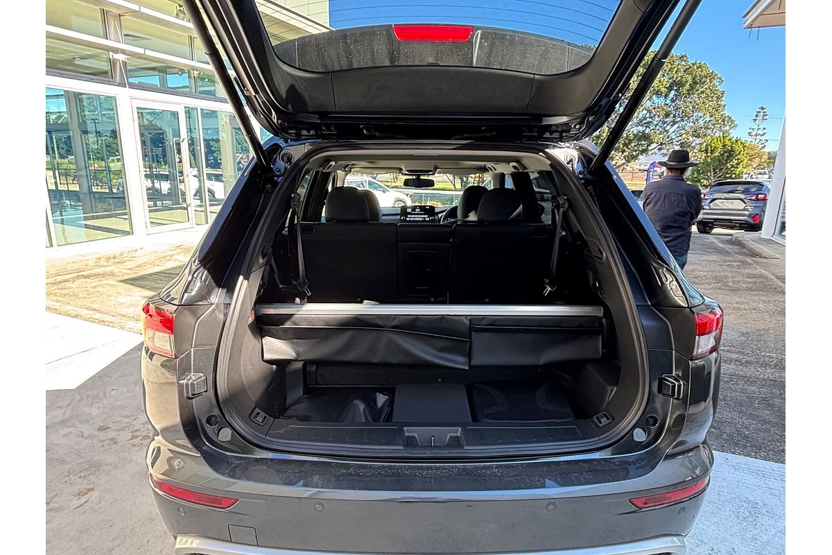 2025 Mitsubishi Outlander PHEV Exceed ZM