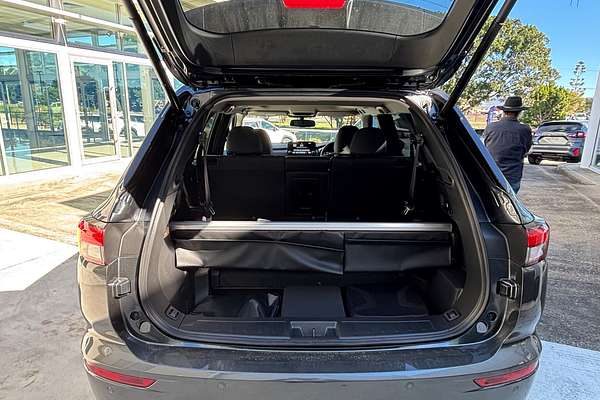 2025 Mitsubishi Outlander PHEV Exceed ZM