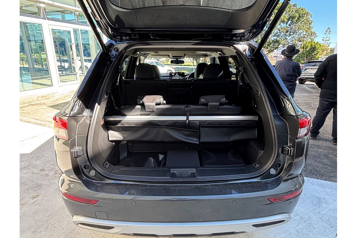2025 Mitsubishi Outlander PHEV Exceed ZM