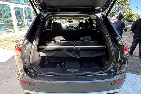 2025 Mitsubishi Outlander PHEV Exceed ZM