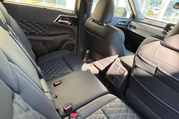 2025 Mitsubishi Outlander PHEV Exceed ZM