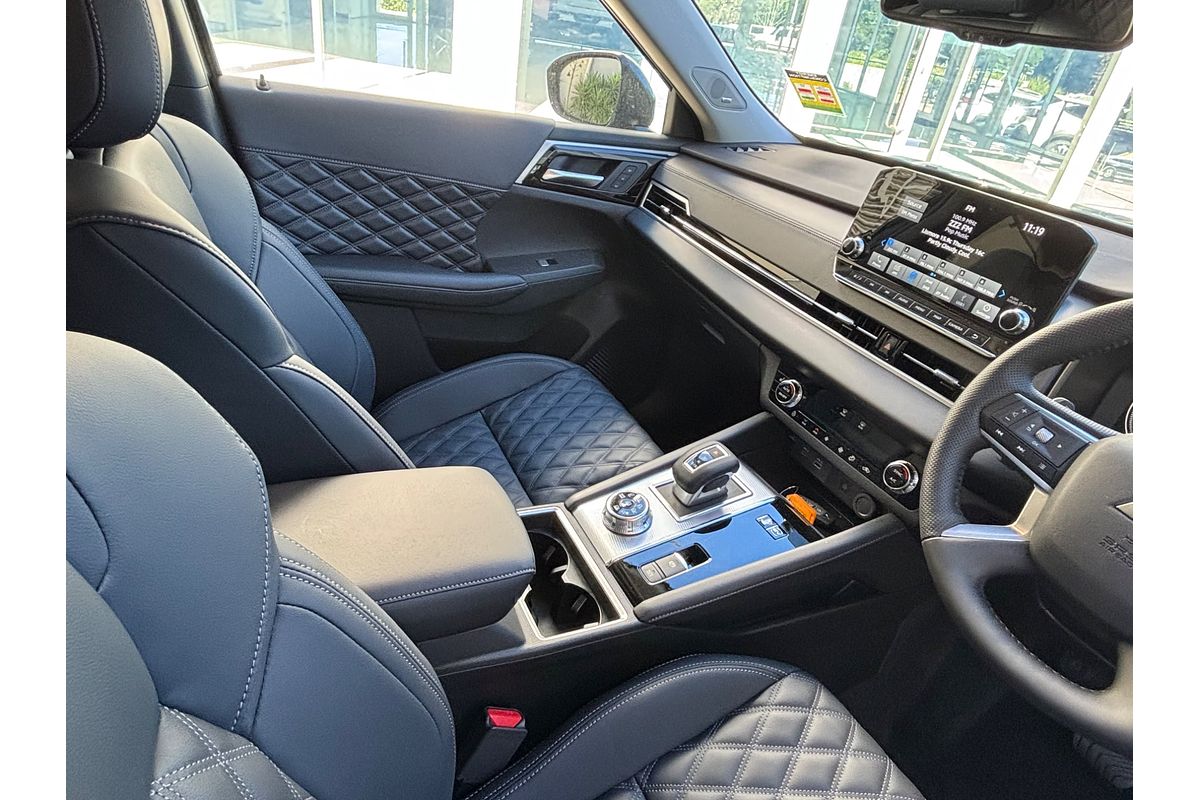 2025 Mitsubishi Outlander PHEV Exceed ZM