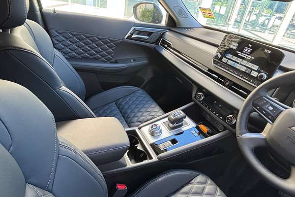 2025 Mitsubishi Outlander PHEV Exceed ZM