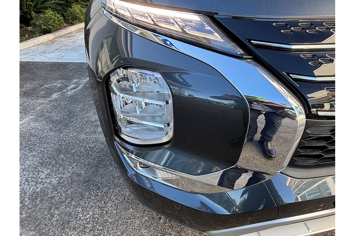 2025 Mitsubishi Outlander PHEV Exceed ZM
