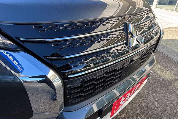 2025 Mitsubishi Outlander PHEV Exceed ZM