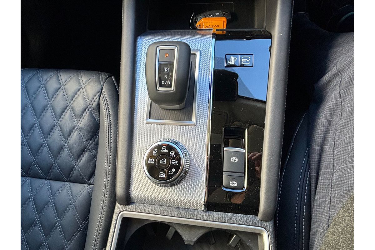 2025 Mitsubishi Outlander PHEV Exceed ZM