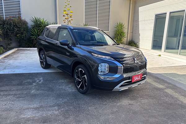 2025 Mitsubishi Outlander PHEV Exceed ZM