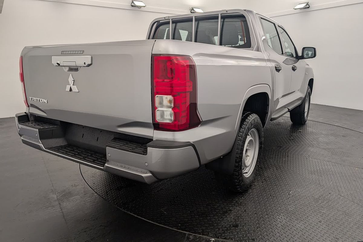 2025 Mitsubishi Triton GLX MV 4X4
