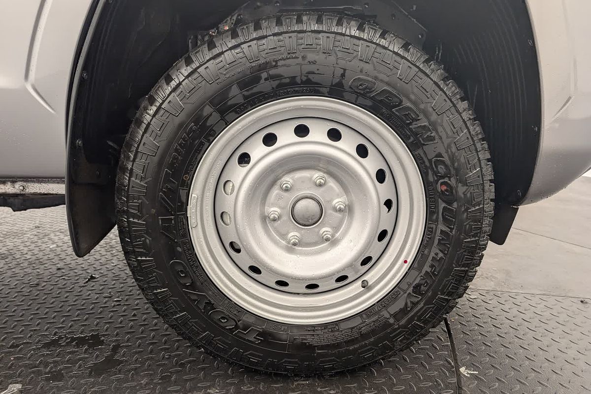 2025 Mitsubishi Triton GLX MV 4X4