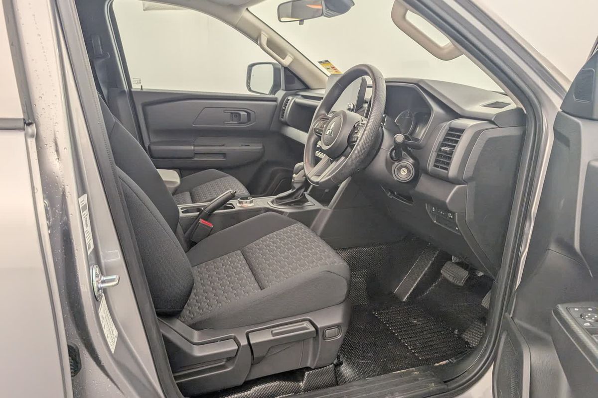 2025 Mitsubishi Triton GLX MV 4X4