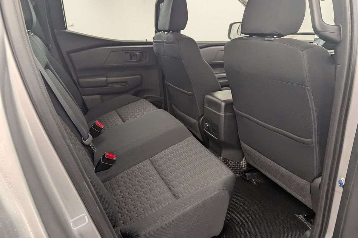2025 Mitsubishi Triton GLX MV 4X4