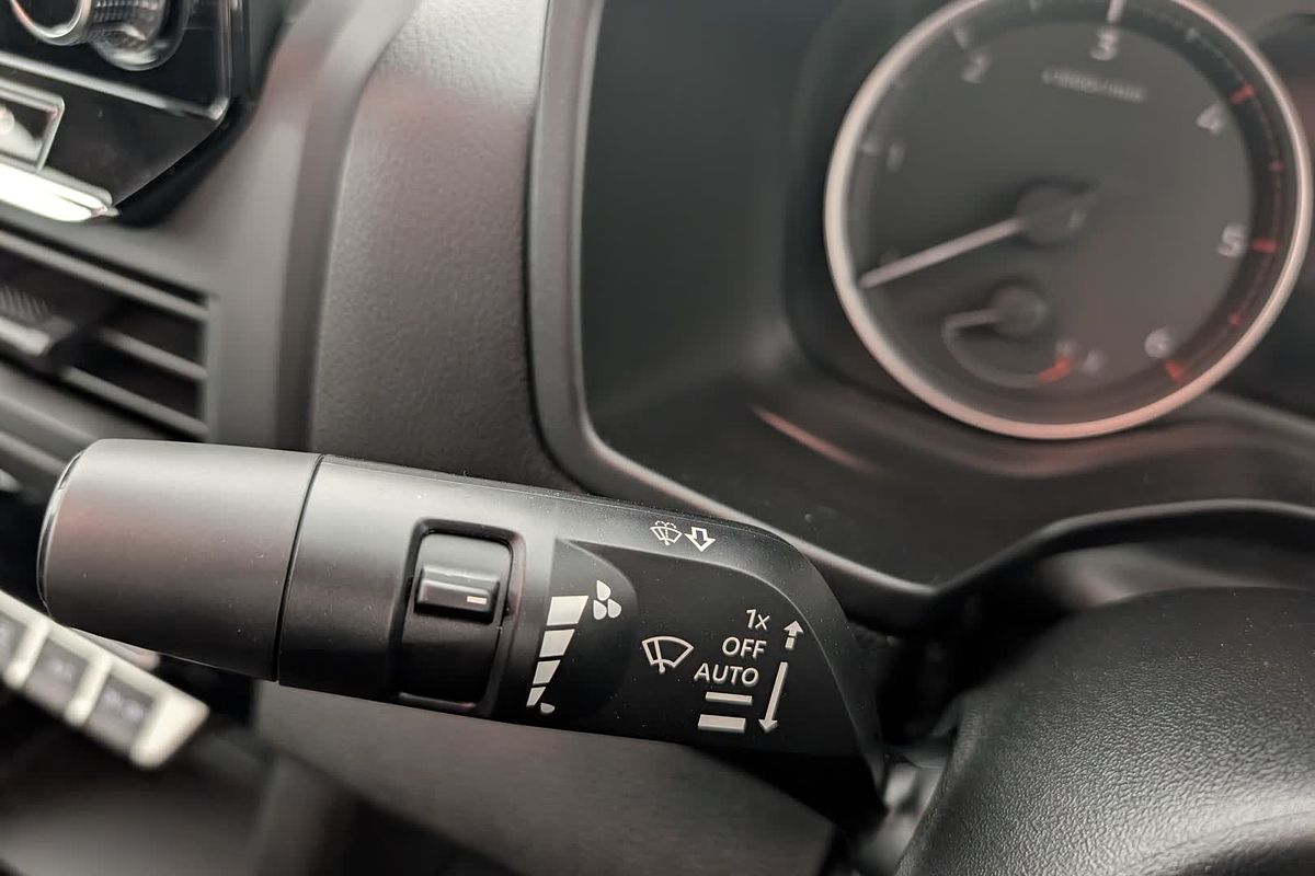 2025 Mitsubishi Triton GLX MV 4X4