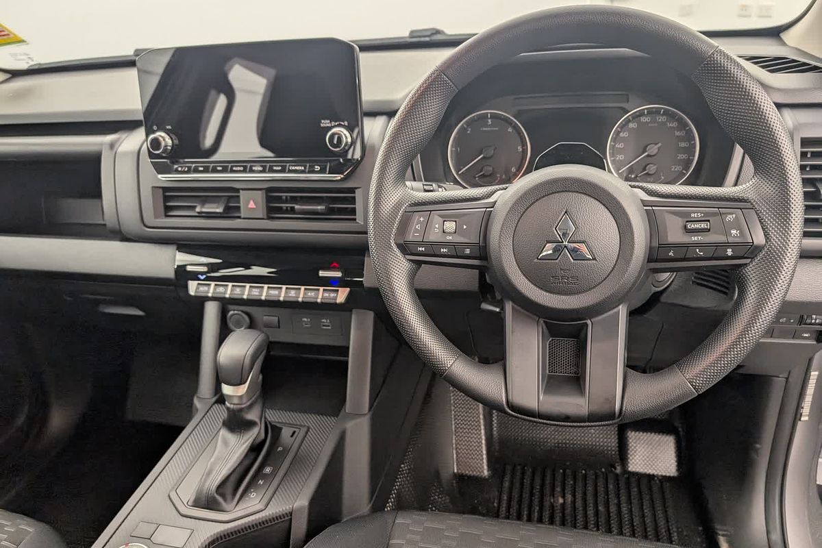 2025 Mitsubishi Triton GLX MV 4X4