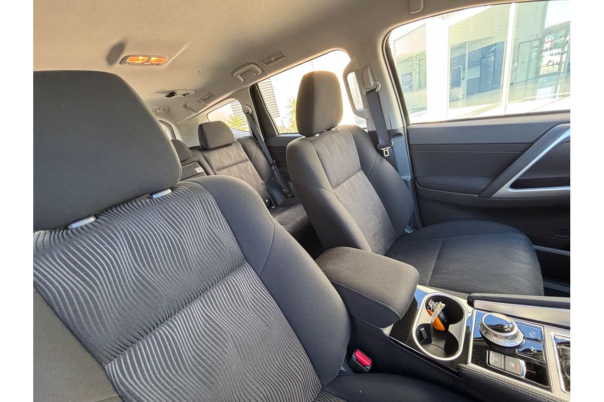 2025 Mitsubishi Pajero Sport GLX QG