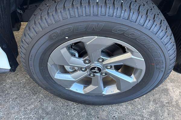 2025 Mitsubishi Pajero Sport GLX QG