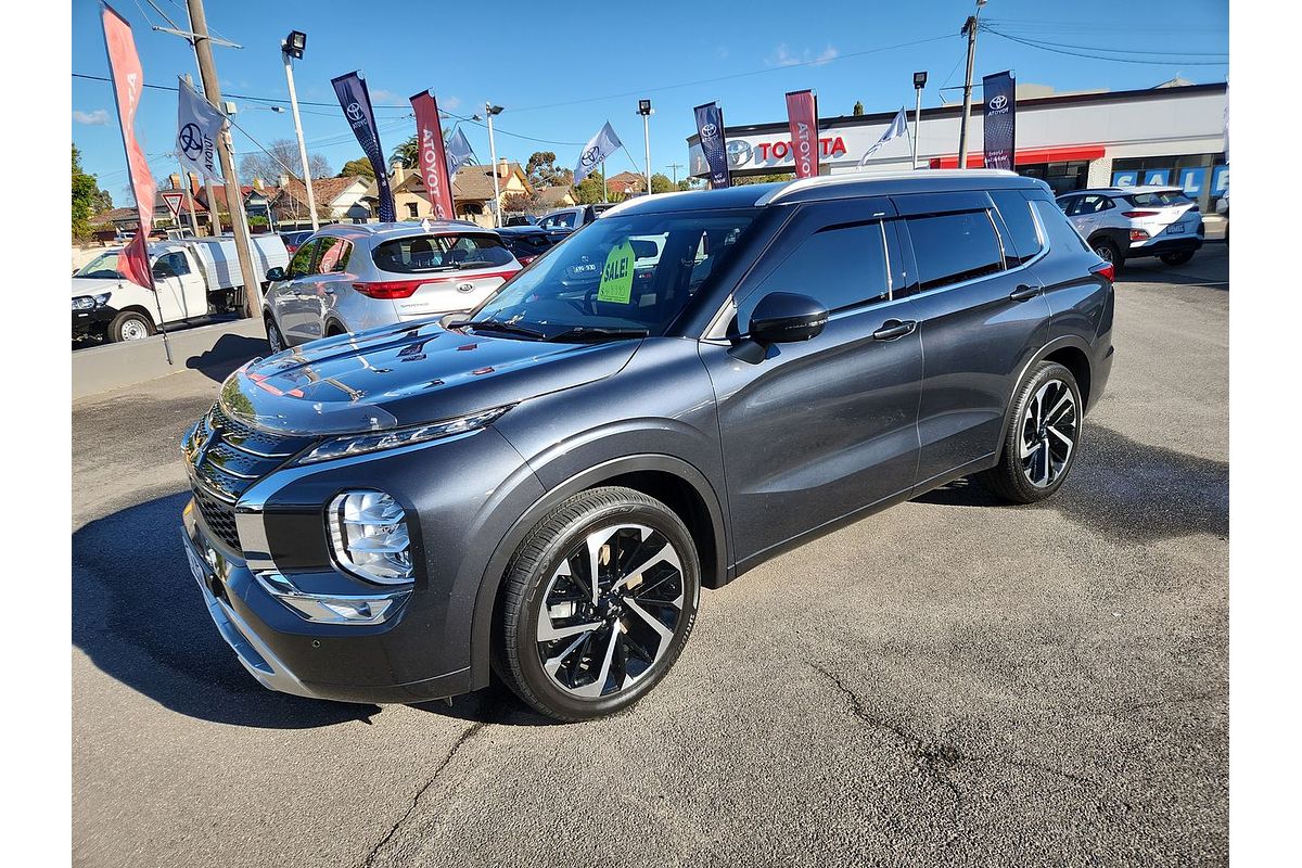 2024 Mitsubishi Outlander Exceed ZM