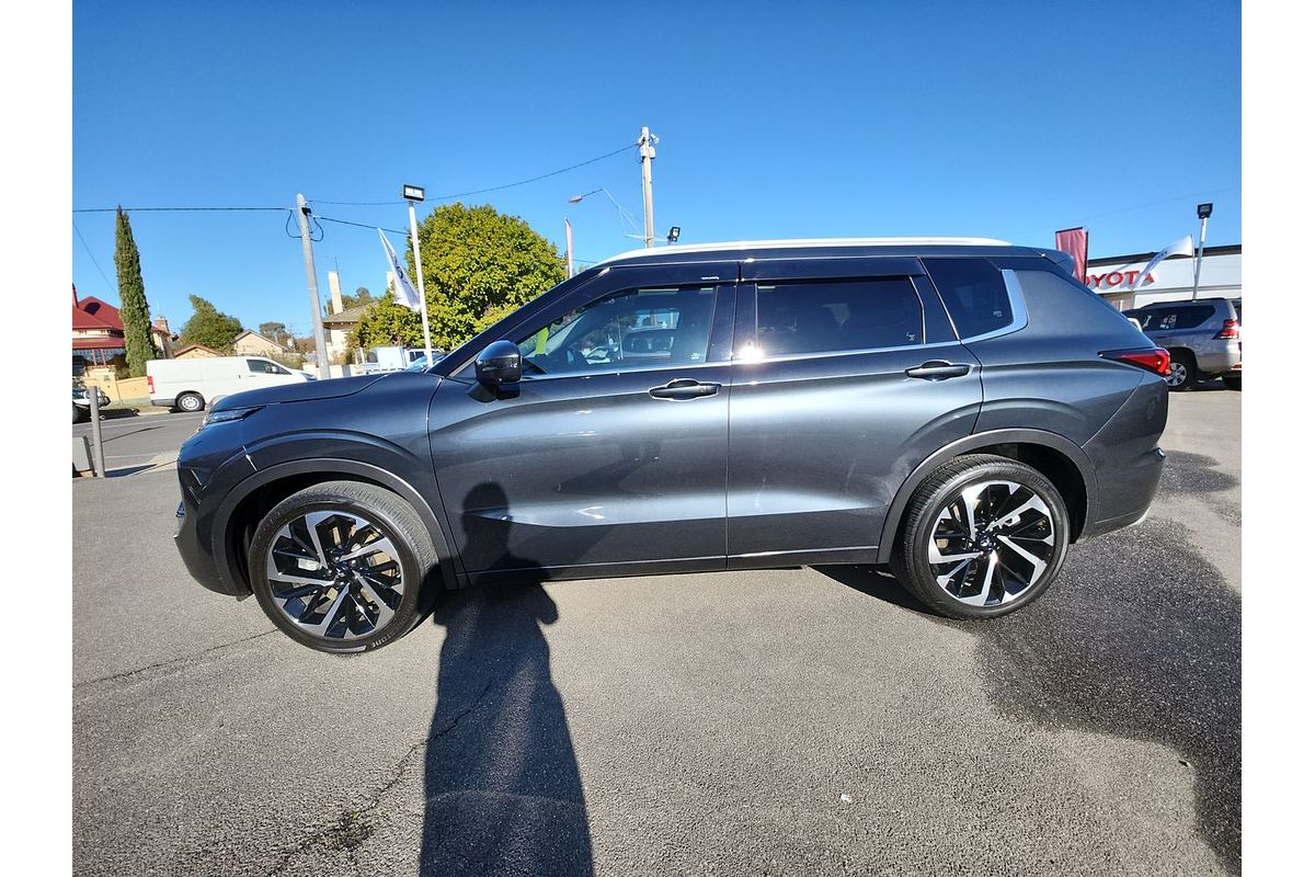 2024 Mitsubishi Outlander Exceed ZM