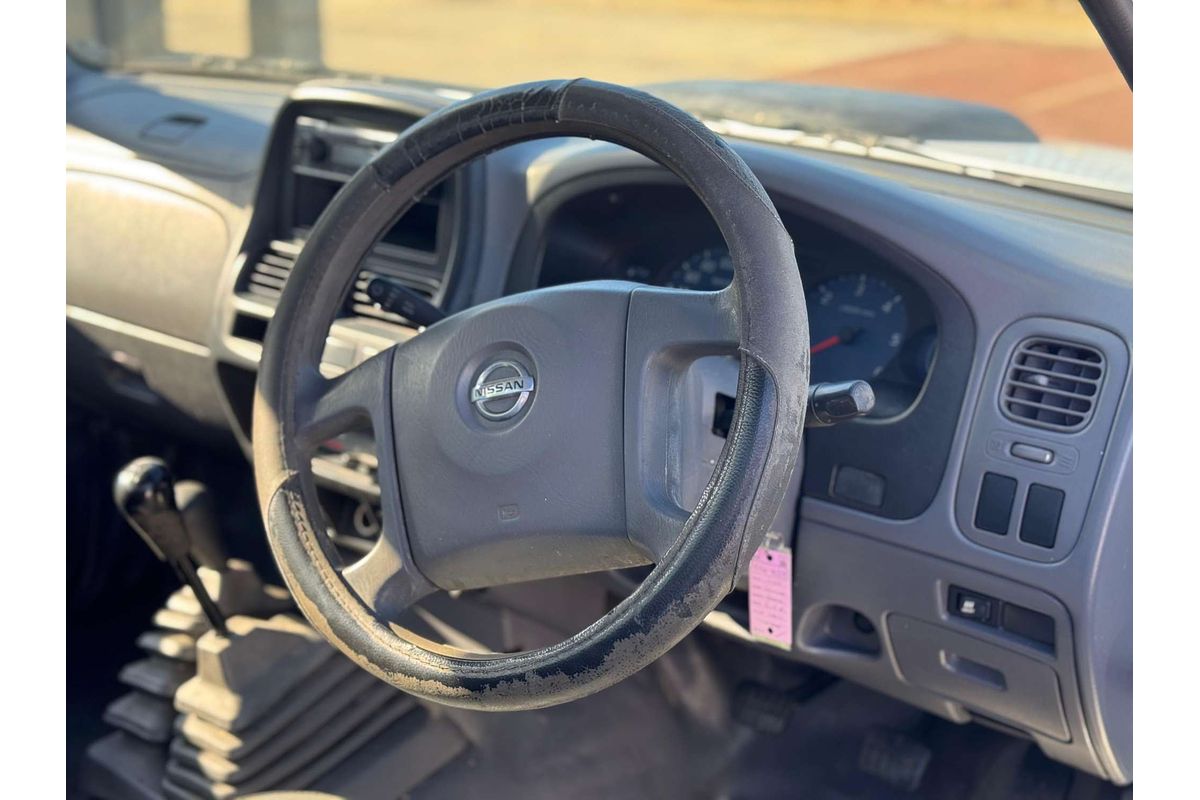 2009 Nissan Navara DX D22 4X4