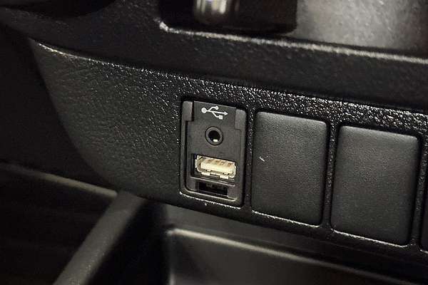2019 Toyota Hilux SR GUN126R 4X4