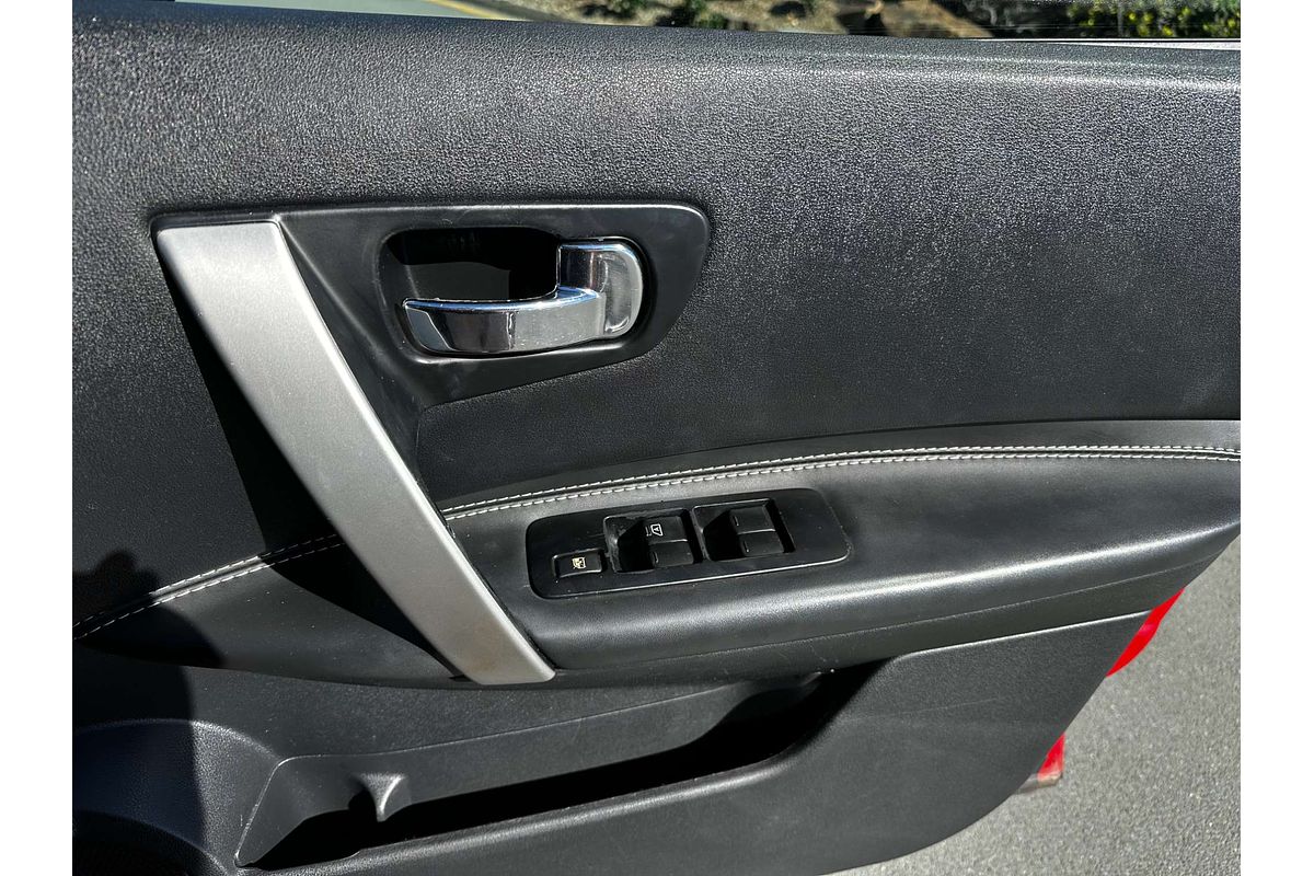 2013 Nissan Dualis Ti-L J10 Series 4
