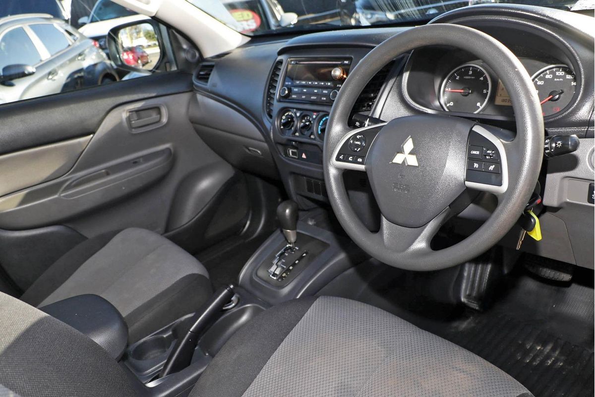 2015 Mitsubishi Triton GLX MQ 4X4