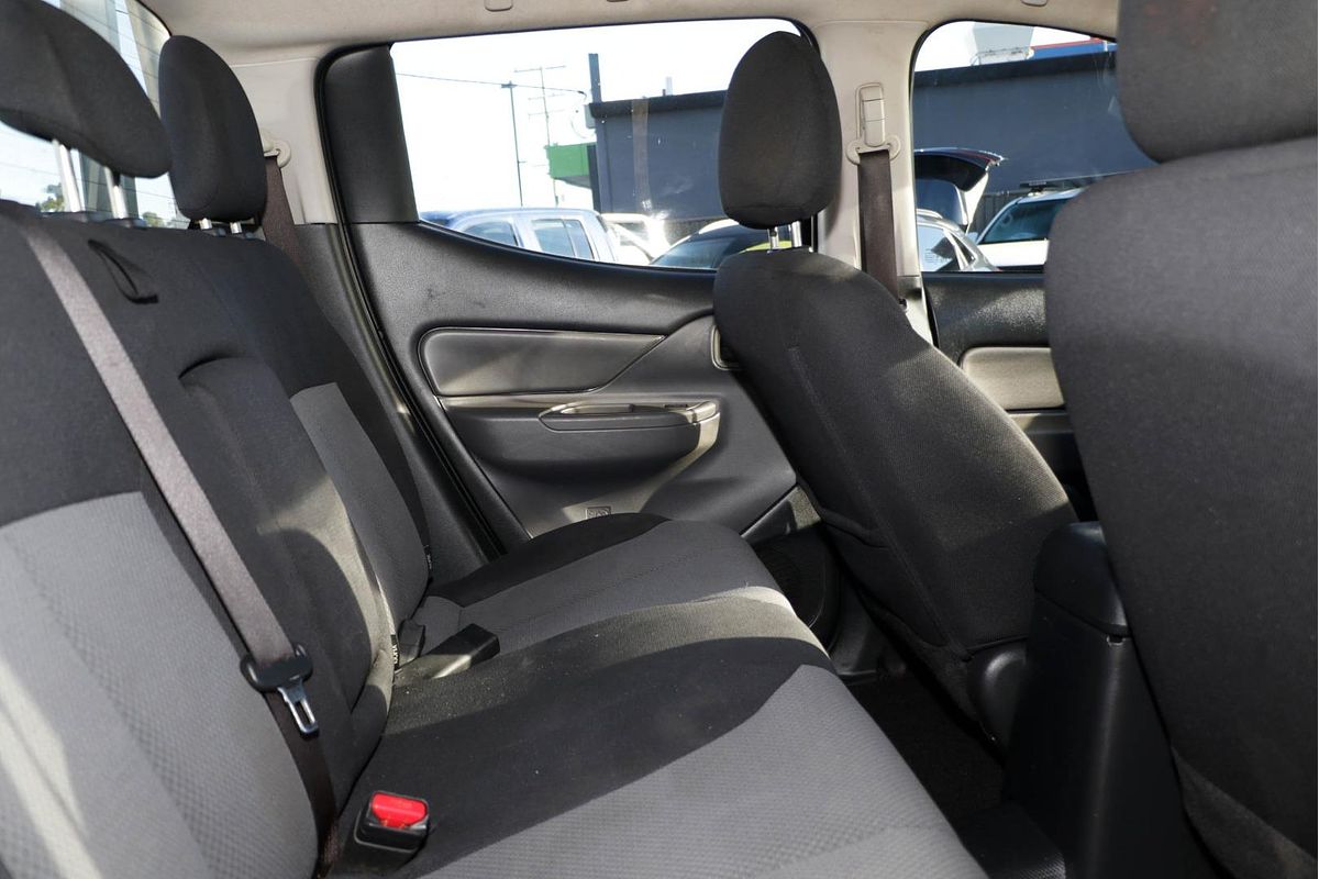 2015 Mitsubishi Triton GLX MQ 4X4