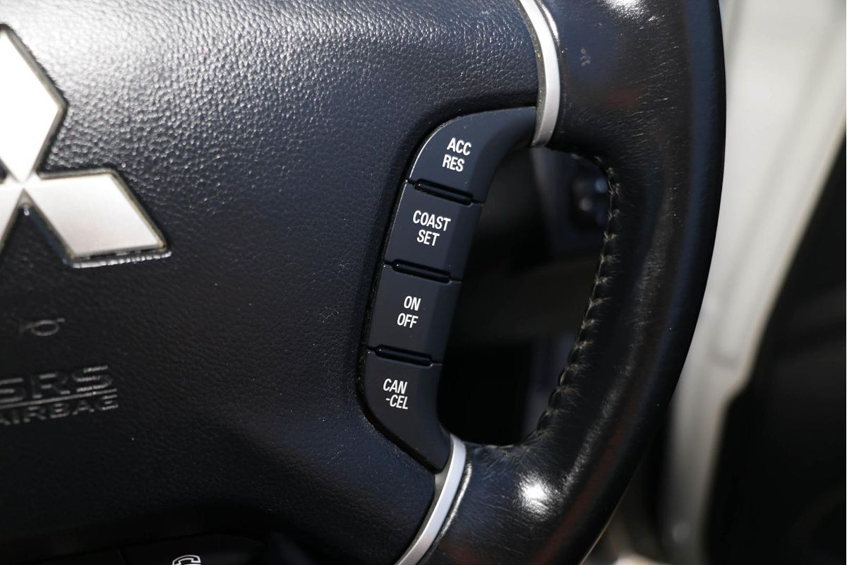 2019 Mitsubishi Pajero GLX NX