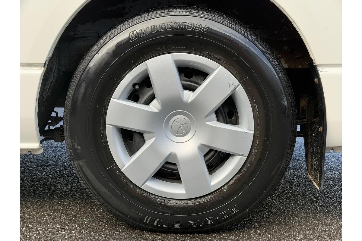 2016 Toyota Hiace Commuter TRH223R