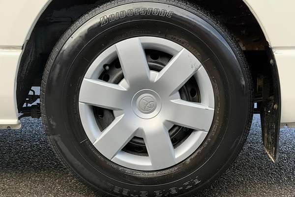 2016 Toyota Hiace Commuter TRH223R
