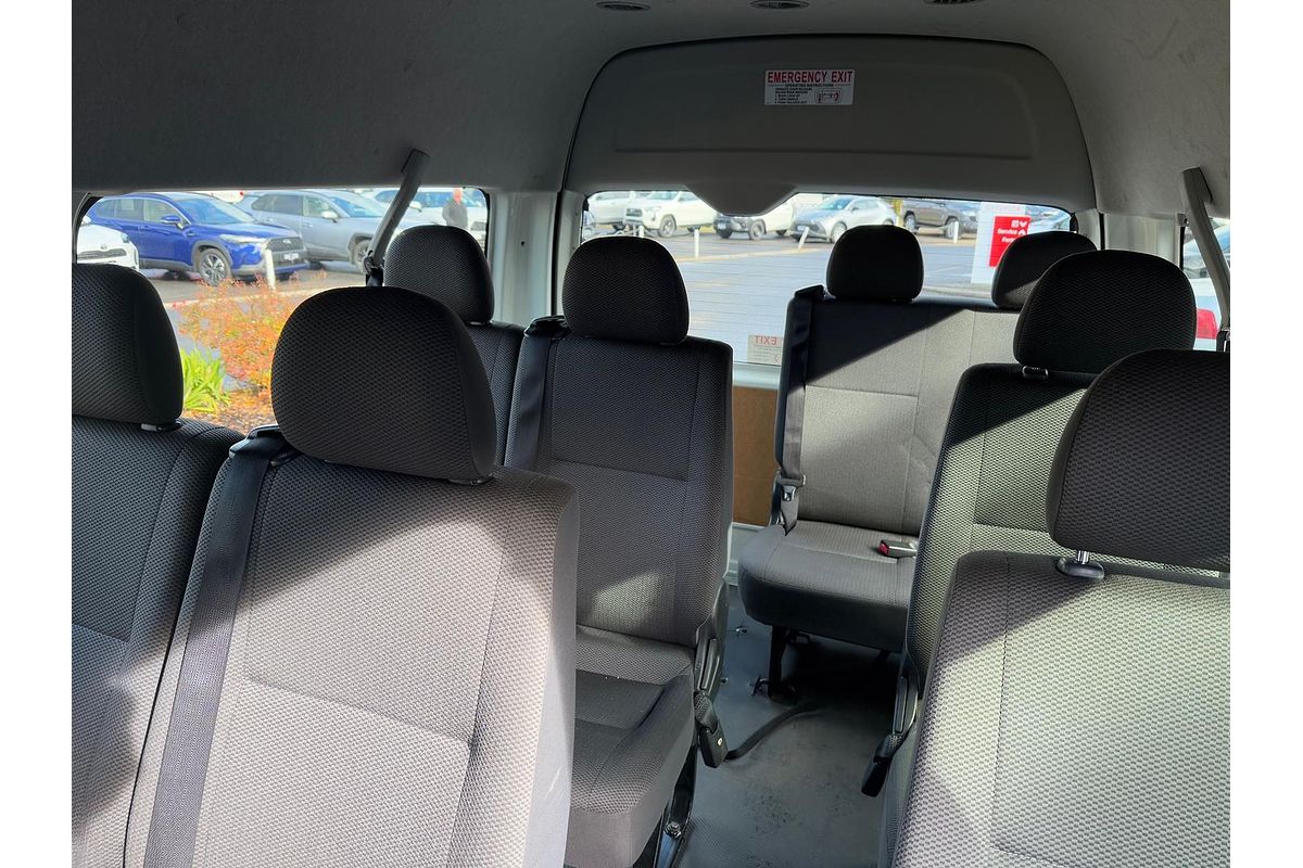 2016 Toyota Hiace Commuter TRH223R