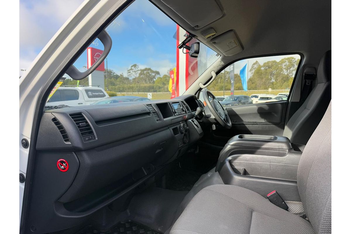 2016 Toyota Hiace Commuter TRH223R