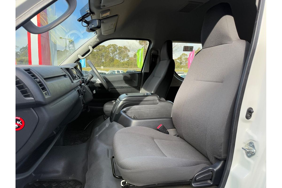 2016 Toyota Hiace Commuter TRH223R