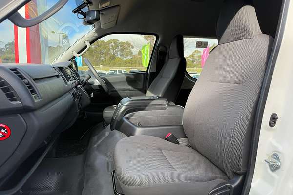 2016 Toyota Hiace Commuter TRH223R