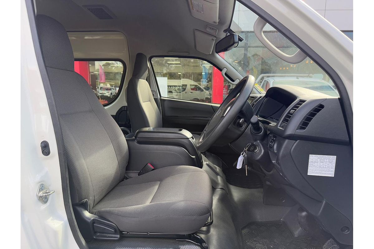 2016 Toyota Hiace Commuter TRH223R