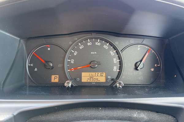 2016 Toyota Hiace Commuter TRH223R