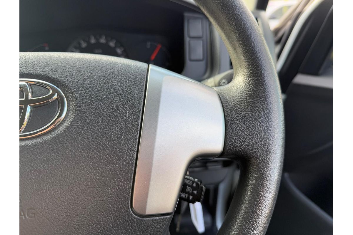 2016 Toyota Hiace Commuter TRH223R