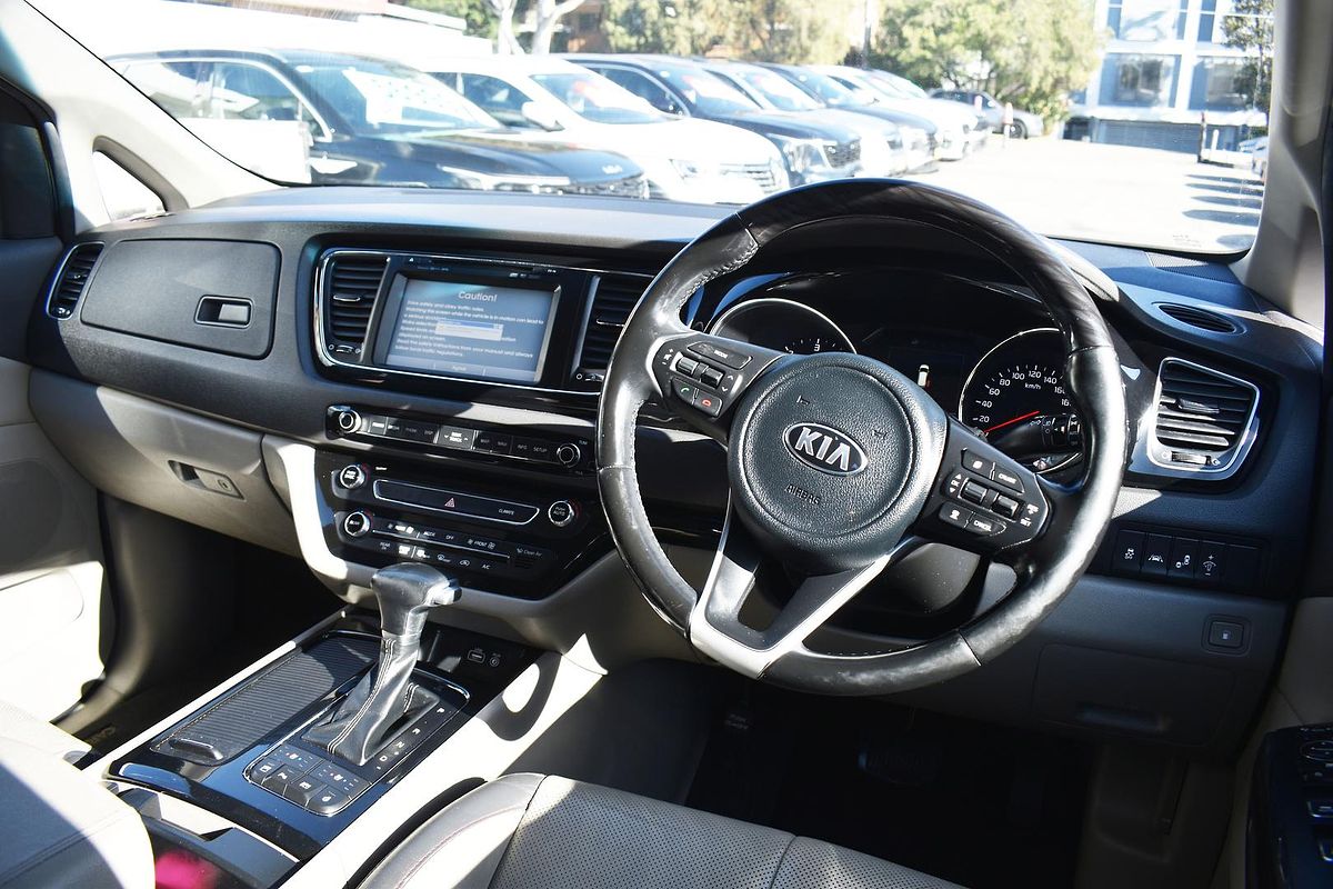 2017 Kia Carnival Platinum YP