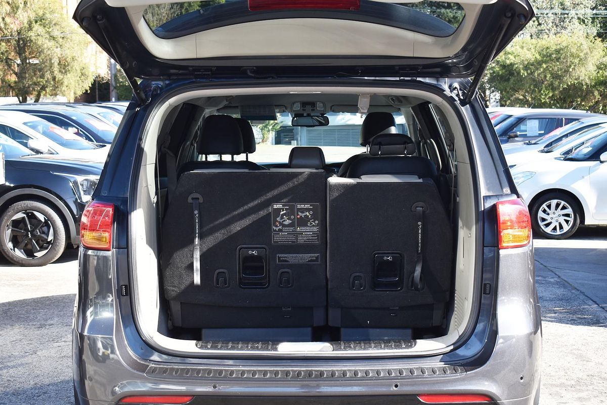 2017 Kia Carnival Platinum YP
