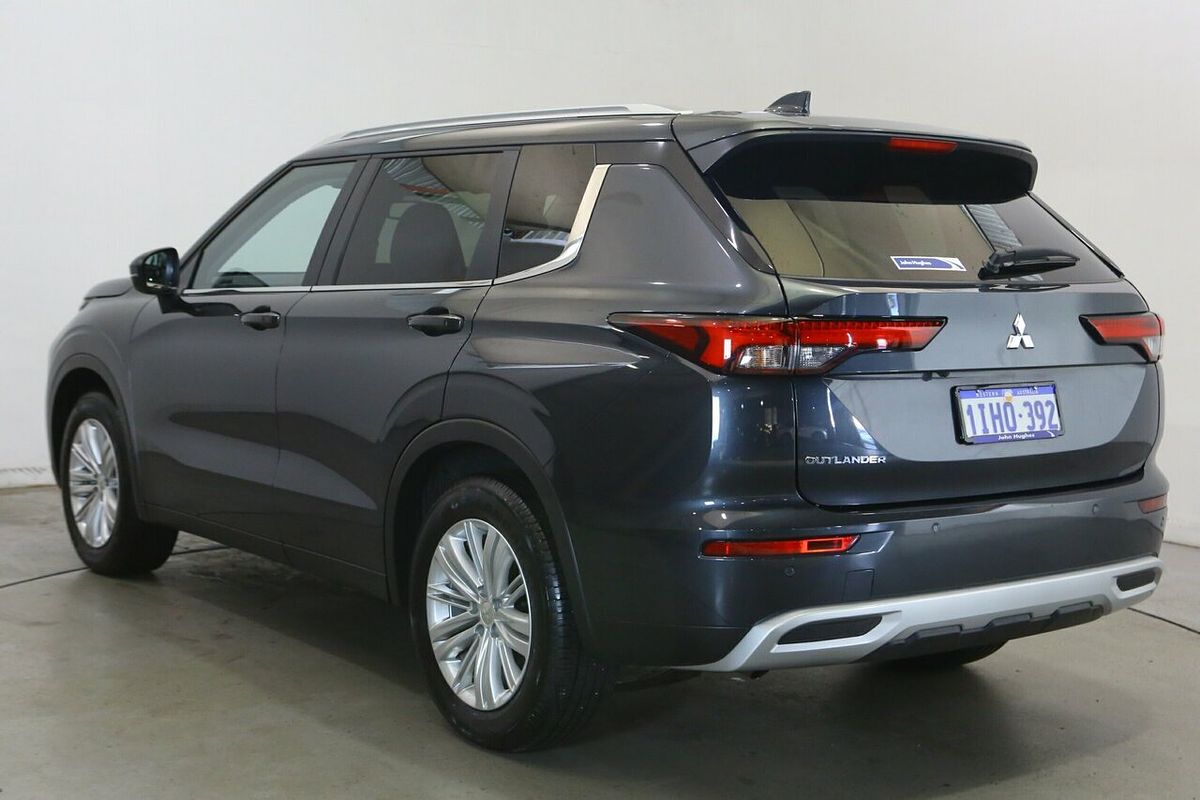 2024 Mitsubishi Outlander LS ZM
