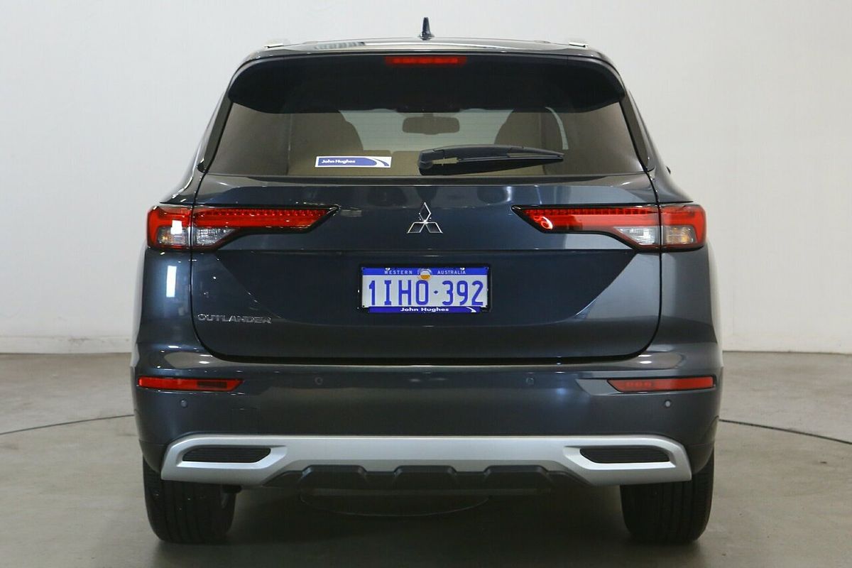 2024 Mitsubishi Outlander LS ZM