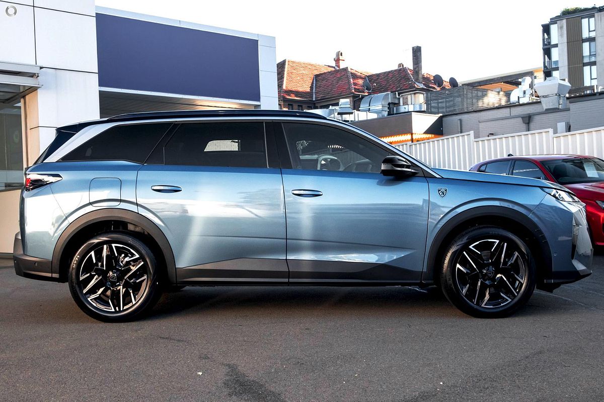 2025 Peugeot 5008 GT Premium Hybrid P74