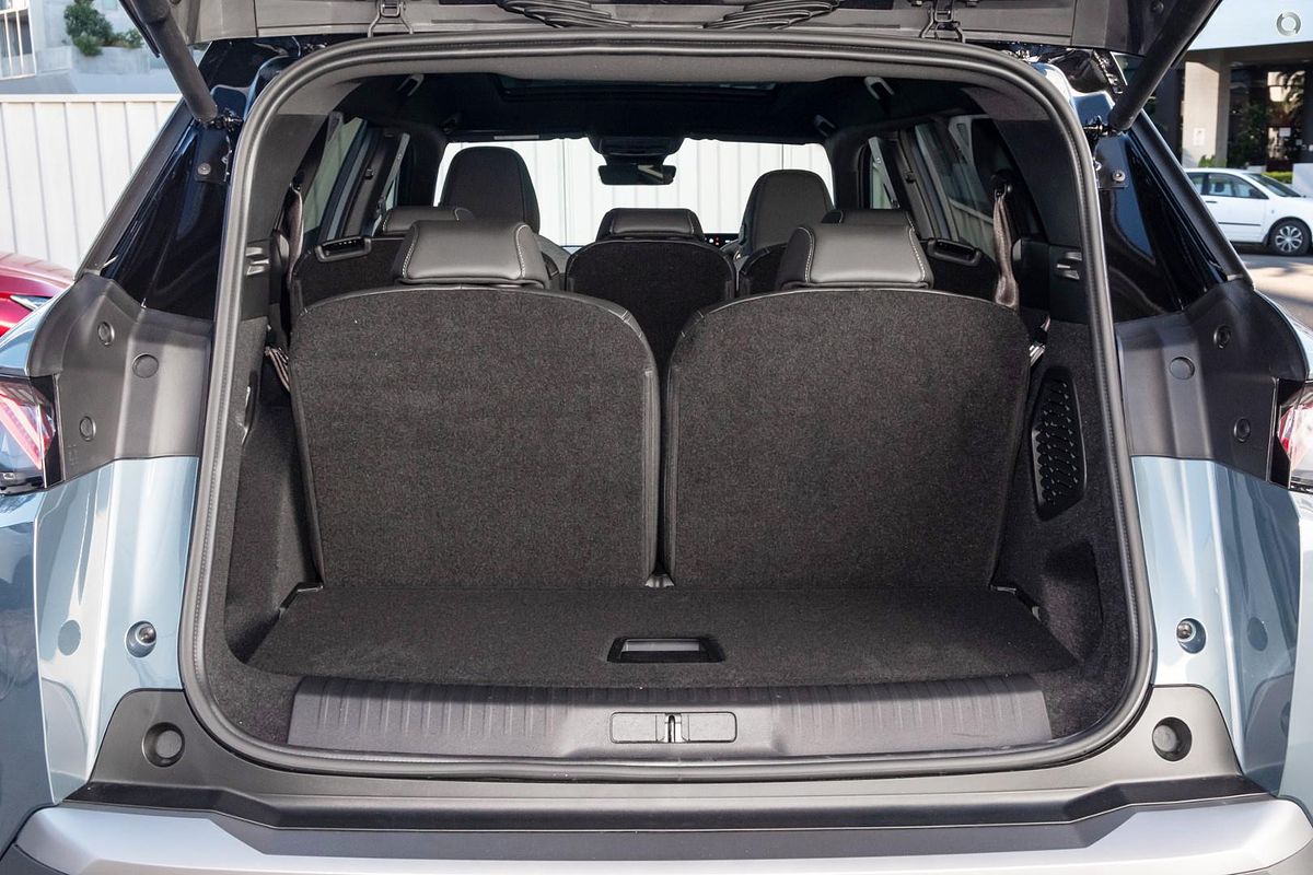 2025 Peugeot 5008 GT Premium Hybrid P74