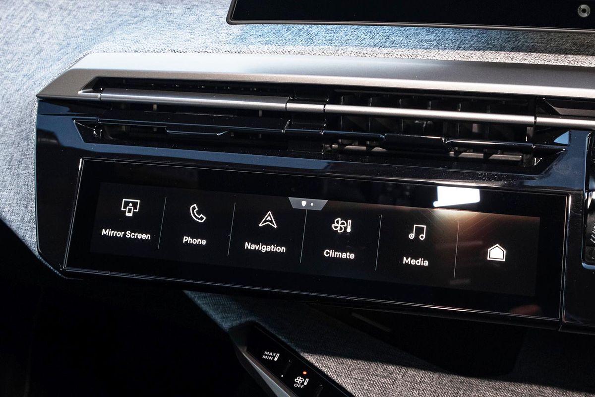 2025 Peugeot 5008 GT Premium Hybrid P74