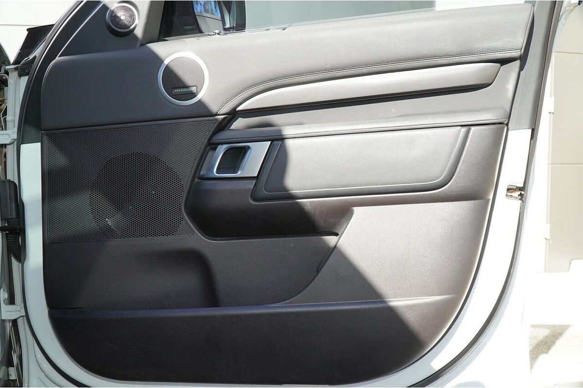 2017 Land Rover Discovery TD6 HSE Series 5