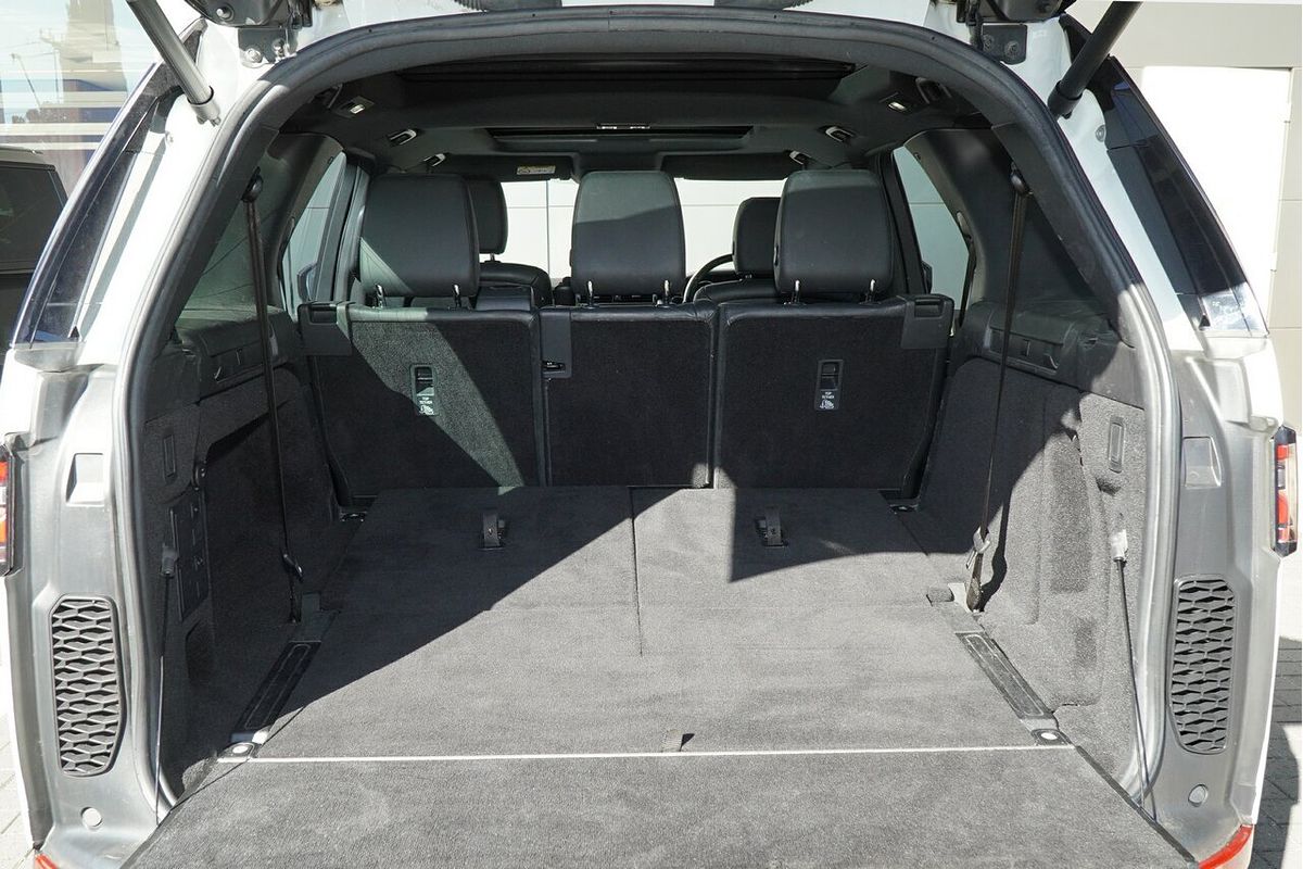 2017 Land Rover Discovery TD6 HSE Series 5