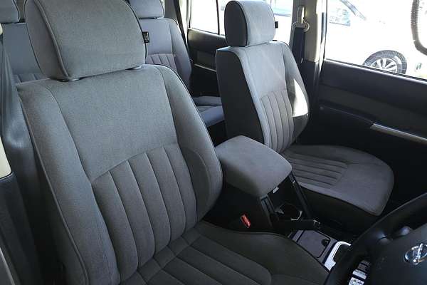 2014 Nissan Patrol ST Y61